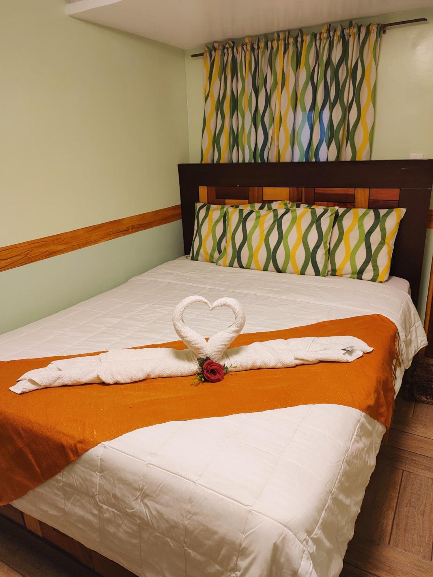 Mabubua Blue Lagoon Inn And Restaurant, Pagudpud חדר תמונה